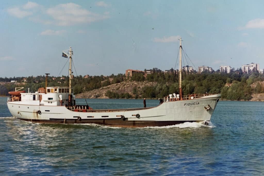 M/S Fiducia under way